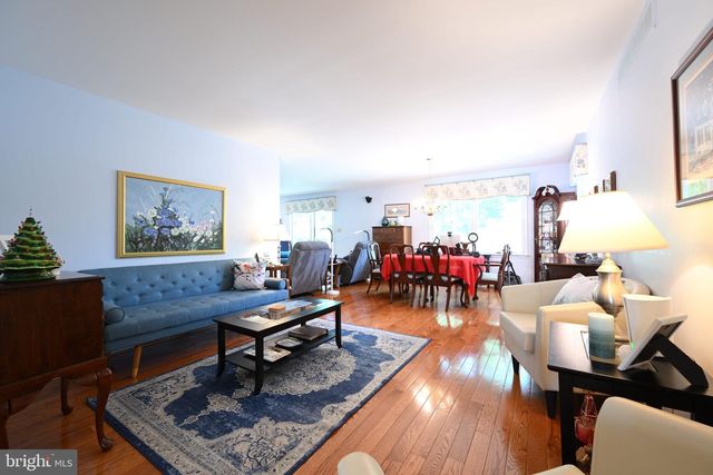 111 JASON CT, Delran, NJ 08075