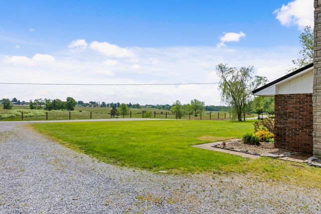 64 Coskery Pike, Flemingsburg, KY 41041