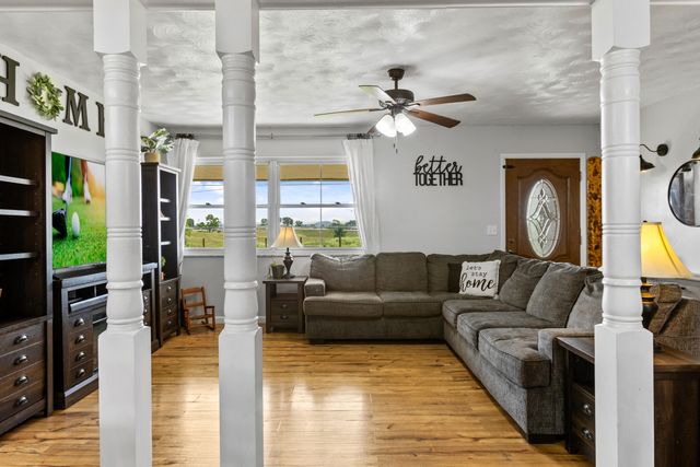 64 Coskery Pike, Flemingsburg, KY 41041