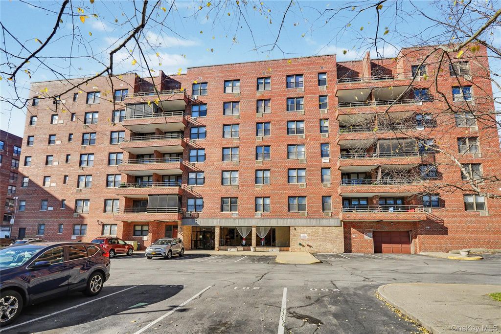 60 Barker 323, Mount Kisco, NY 10549 — exterior