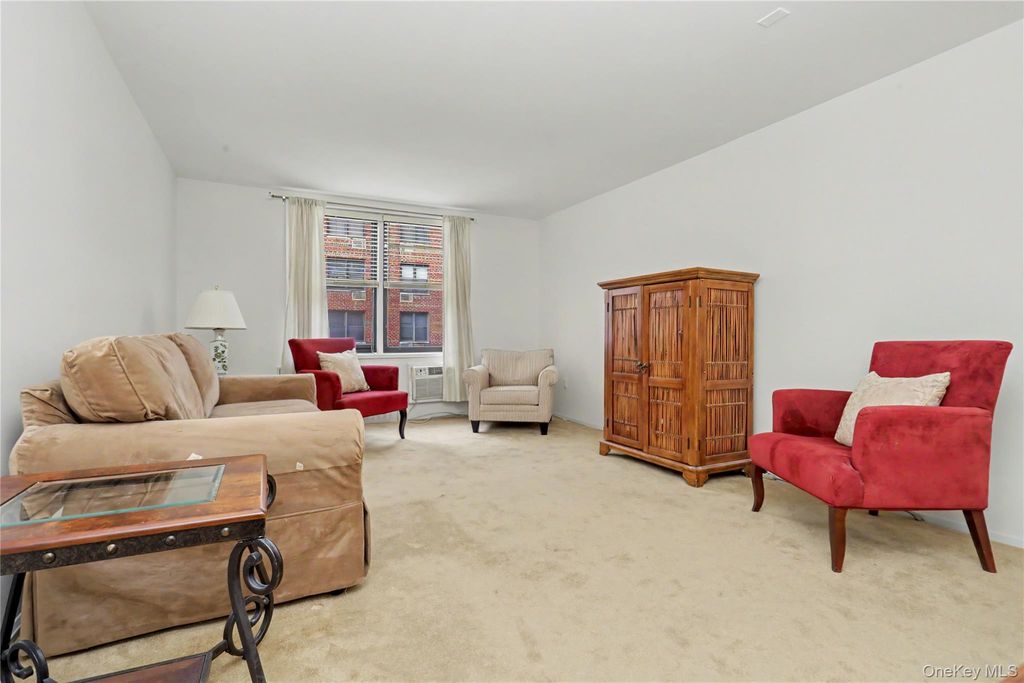 60 Barker 323, Mount Kisco, NY 10549 — photo 2