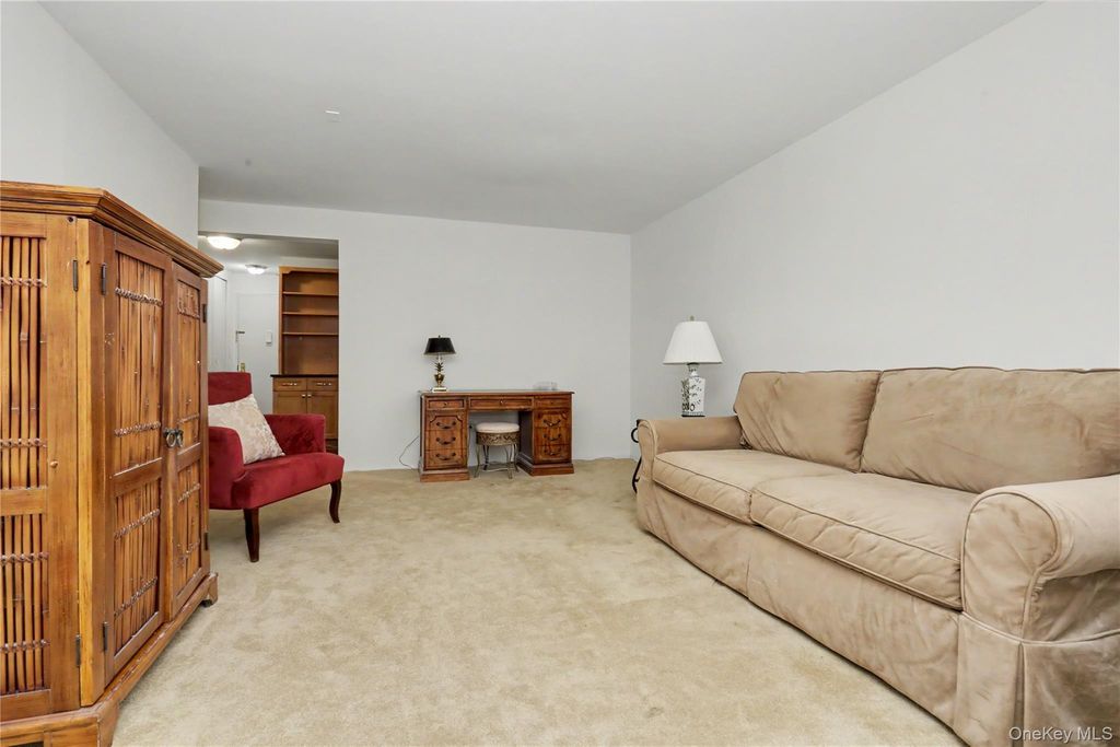 60 Barker 323, Mount Kisco, NY 10549 — photo 4