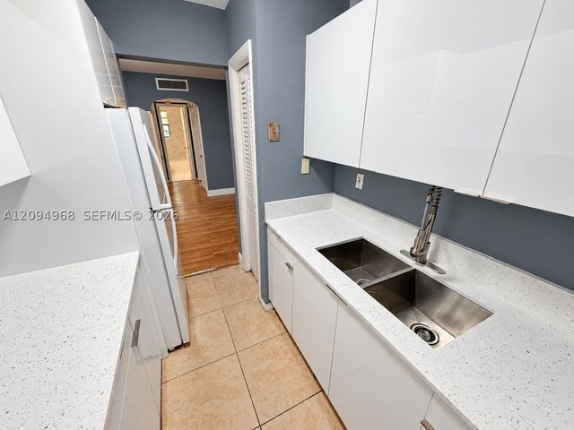 2335 NE 172nd St 2, North Miami Beach, FL 33160
