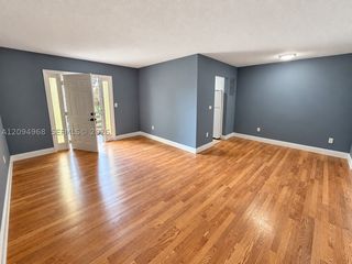 2335 NE 172nd St 2, North Miami Beach, FL 33160