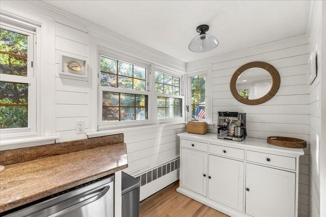 268 Colonel Hunt Dr, Abington, MA 02351