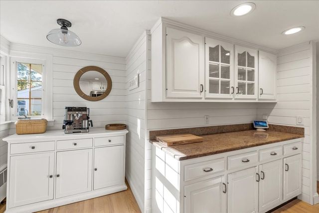 268 Colonel Hunt Dr, Abington, MA 02351