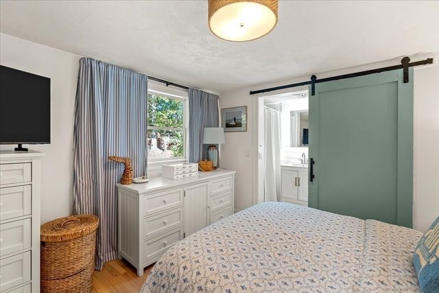 268 Colonel Hunt Dr, Abington, MA 02351