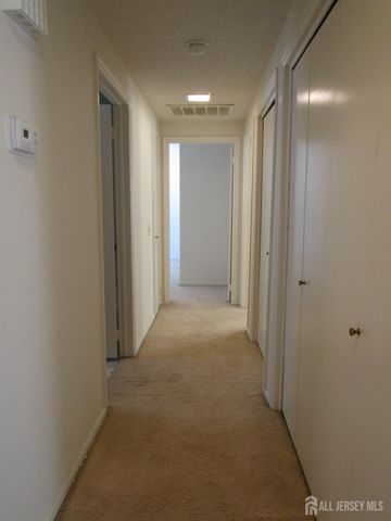 538 Sutton Way N, Monroe, NJ 08831