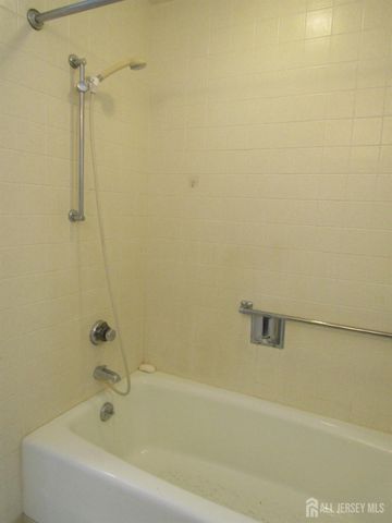 538 Sutton Way N, Monroe, NJ 08831