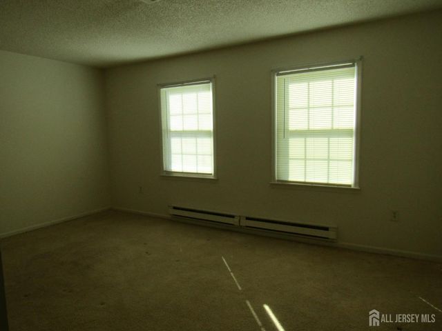 538 Sutton Way N, Monroe, NJ 08831