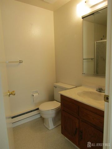 538 Sutton Way N, Monroe, NJ 08831