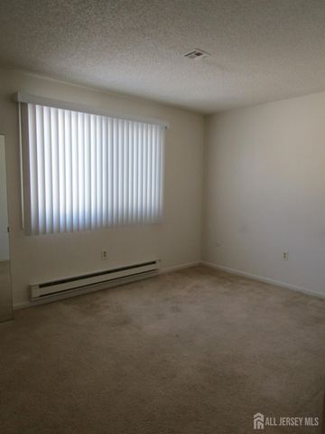 538 Sutton Way N, Monroe, NJ 08831
