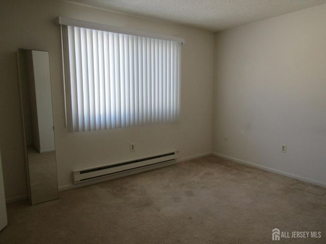 538 Sutton Way N, Monroe, NJ 08831