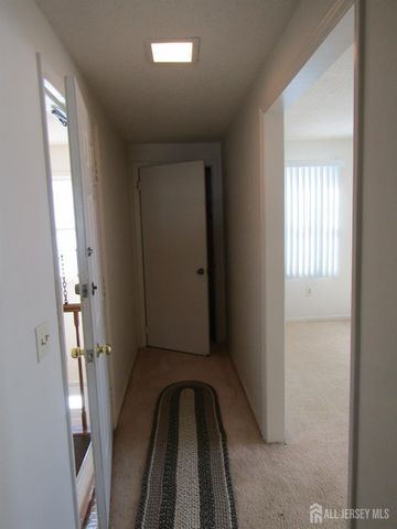 538 Sutton Way N, Monroe, NJ 08831