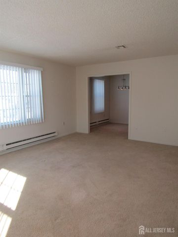 538 Sutton Way N, Monroe, NJ 08831