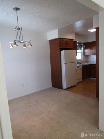 538 Sutton Way N, Monroe, NJ 08831