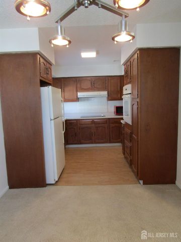 538 Sutton Way N, Monroe, NJ 08831