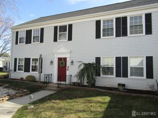 538 Sutton Way N, Monroe, NJ 08831