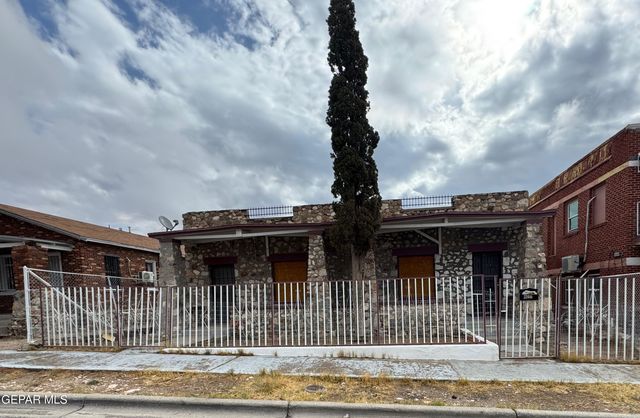 3904 N PIEDRAS Street, A-B, El Paso, TX 79930
