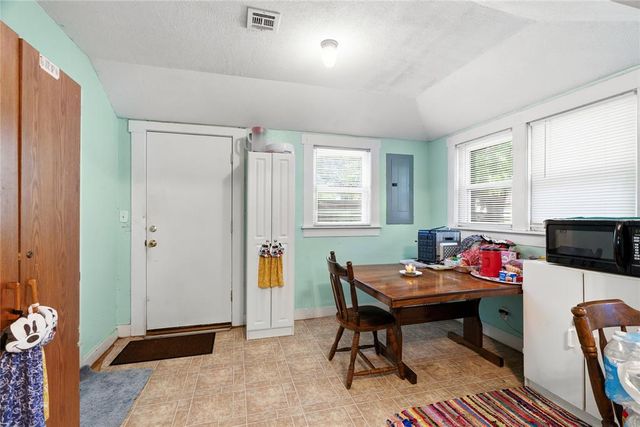 227 N K Avenue, El Reno, OK 73036