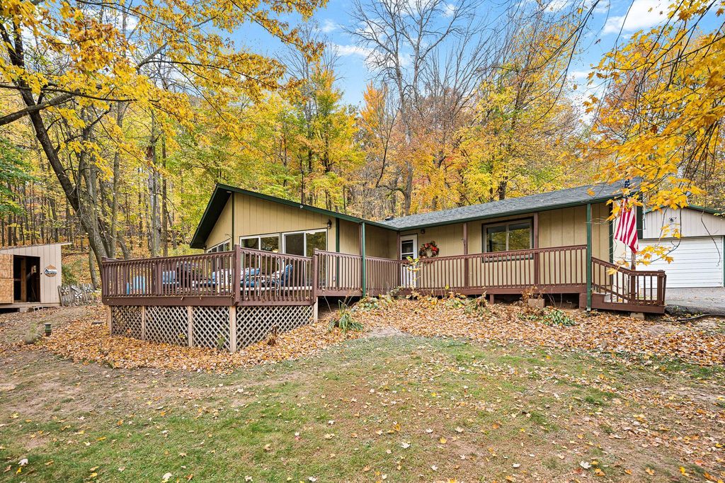 813 200th Street, Dresser, WI 54009 — photo 2