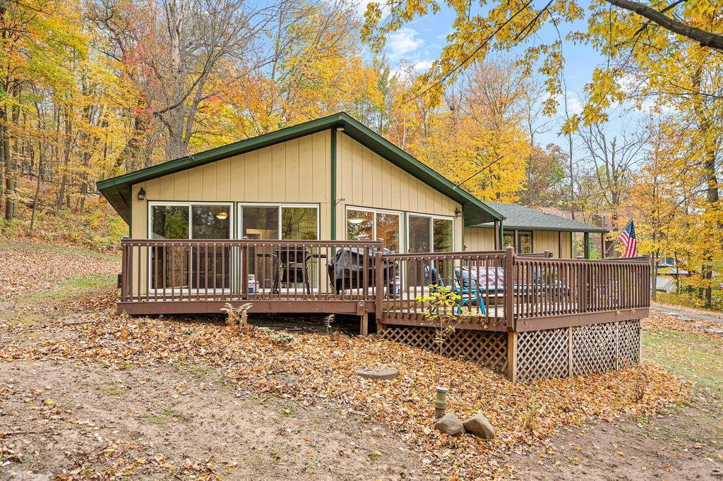 813 200th Street, Dresser, WI 54009 — photo 3