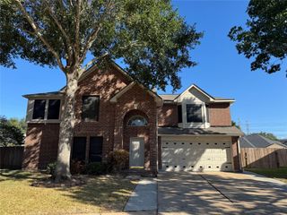 606 Oak Berry Drive, Kemah, TX 77565