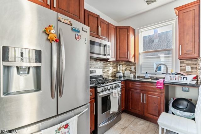 167 Shaw St, Garfield City, NJ 07026