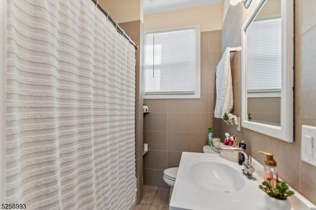 167 Shaw St, Garfield City, NJ 07026