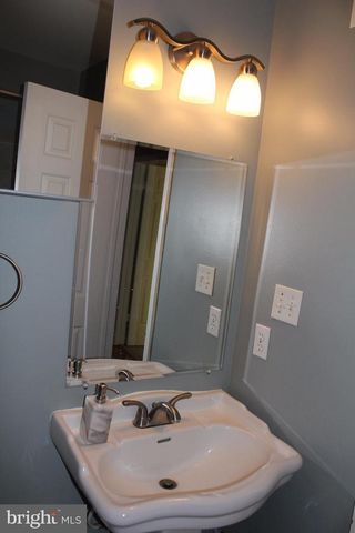 13501 CLEAR LAKE CT, Herndon, VA 20171