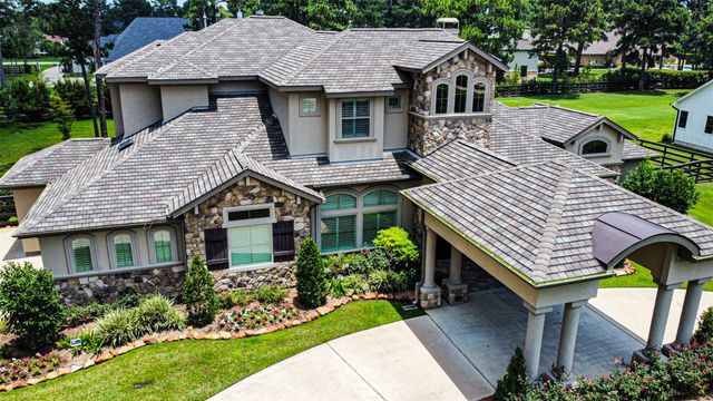 21 Moon Deck Circle, Tomball, TX 77377