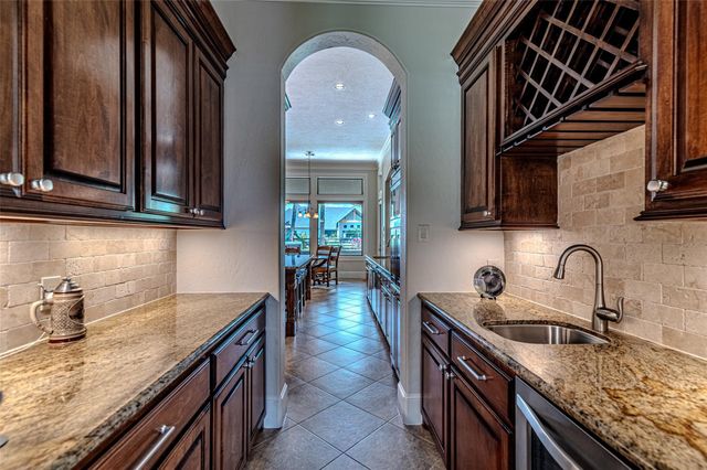 21 Moon Deck Circle, Tomball, TX 77377