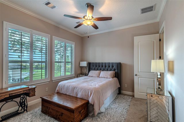 21 Moon Deck Circle, Tomball, TX 77377