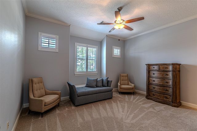 21 Moon Deck Circle, Tomball, TX 77377