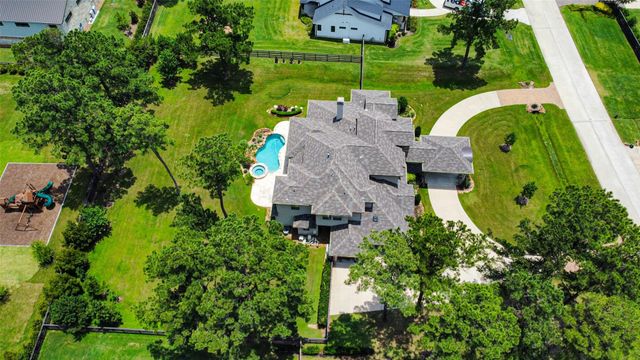 21 Moon Deck Circle, Tomball, TX 77377