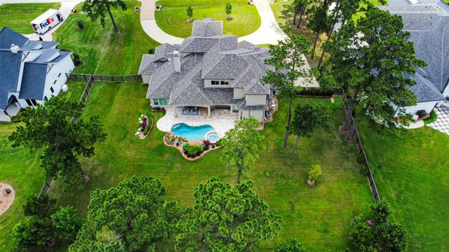 21 Moon Deck Circle, Tomball, TX 77377