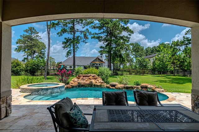 21 Moon Deck Circle, Tomball, TX 77377
