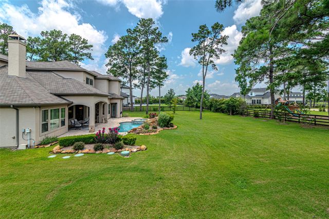 21 Moon Deck Circle, Tomball, TX 77377