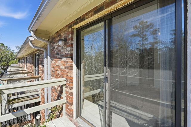 308 Saint Charles Court, Charleston, SC 29407