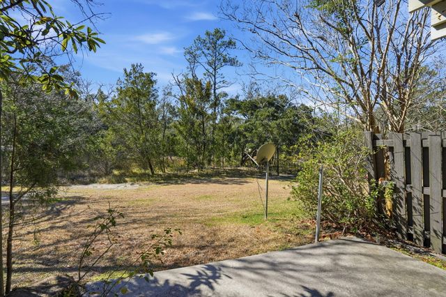 308 Saint Charles Court, Charleston, SC 29407