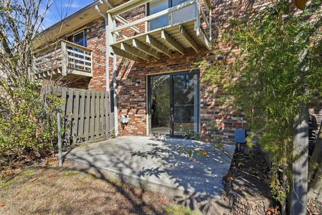 308 Saint Charles Court, Charleston, SC 29407