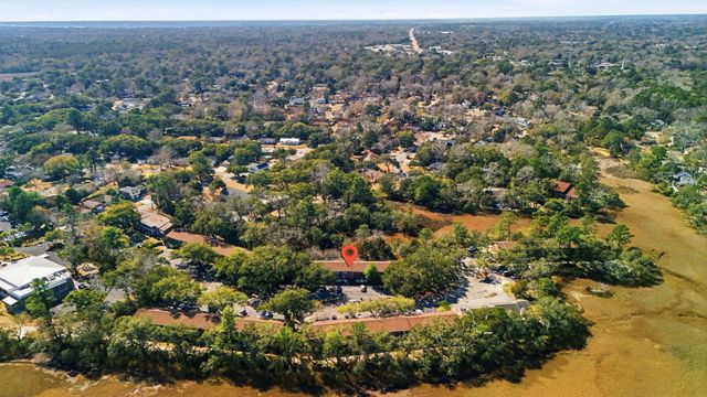 308 Saint Charles Court, Charleston, SC 29407