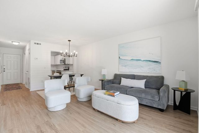 308 Saint Charles Court, Charleston, SC 29407