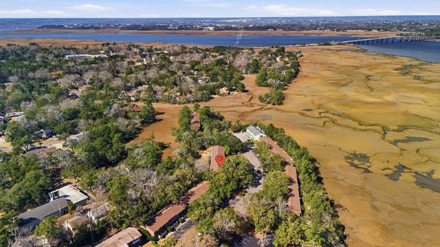 308 Saint Charles Court, Charleston, SC 29407