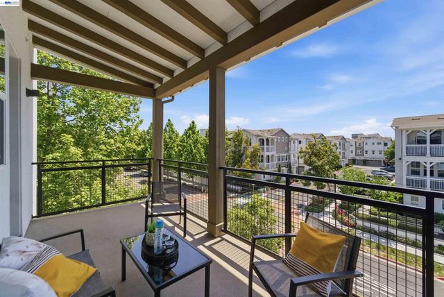 1661 Centre Pointe Dr, Milpitas, CA 95035