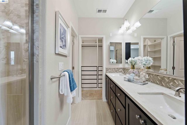 1661 Centre Pointe Dr, Milpitas, CA 95035