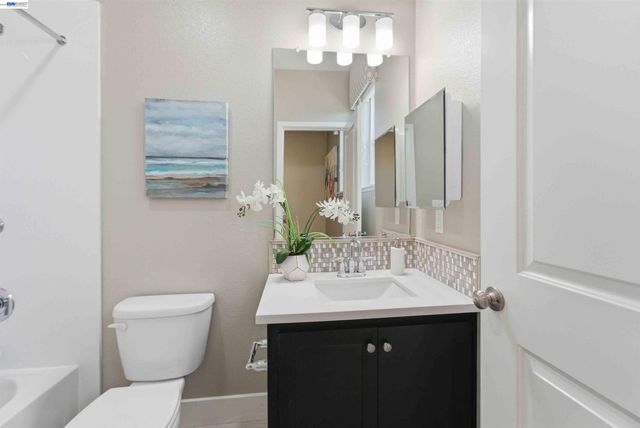 1661 Centre Pointe Dr, Milpitas, CA 95035