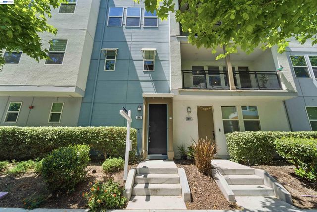 1661 Centre Pointe Dr, Milpitas, CA 95035