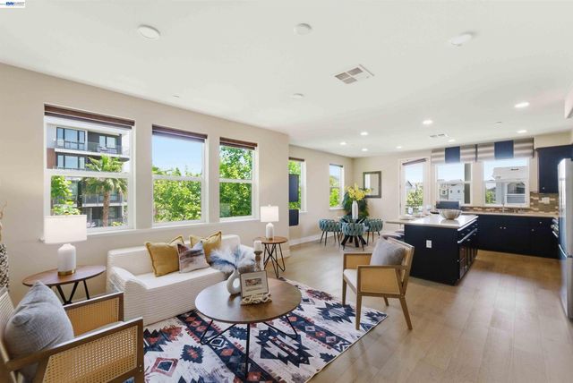 1661 Centre Pointe Dr, Milpitas, CA 95035