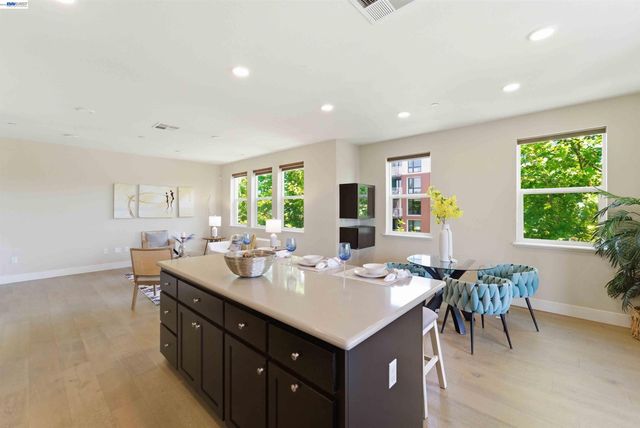 1661 Centre Pointe Dr, Milpitas, CA 95035